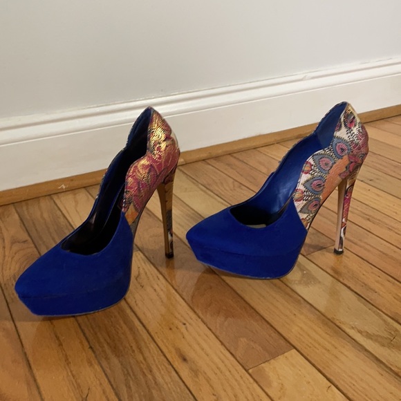 🦚 Peacock High High Heels 🦚 - Picture 4 of 8